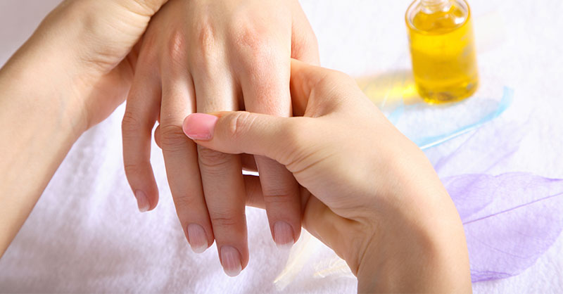 masaje-manos-hidratante-aceite-unas-manicura-hands-massage-nails-manicure